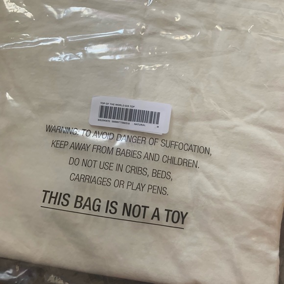 NWT Supreme Top of The World Tee - Picture 3 of 4